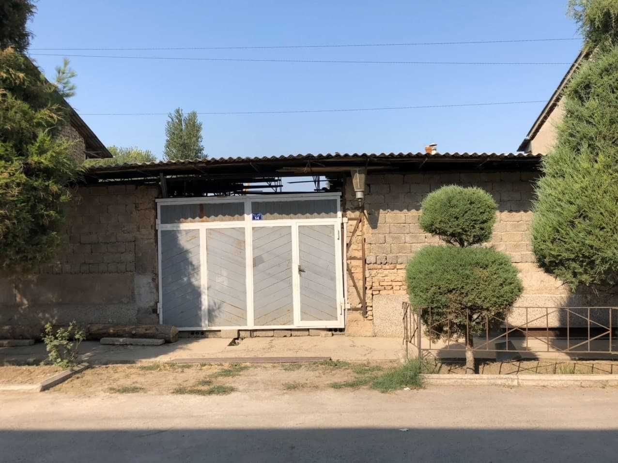 Qum-Ariq maxalla 8 sotix uchastka uchun yer sotiladi