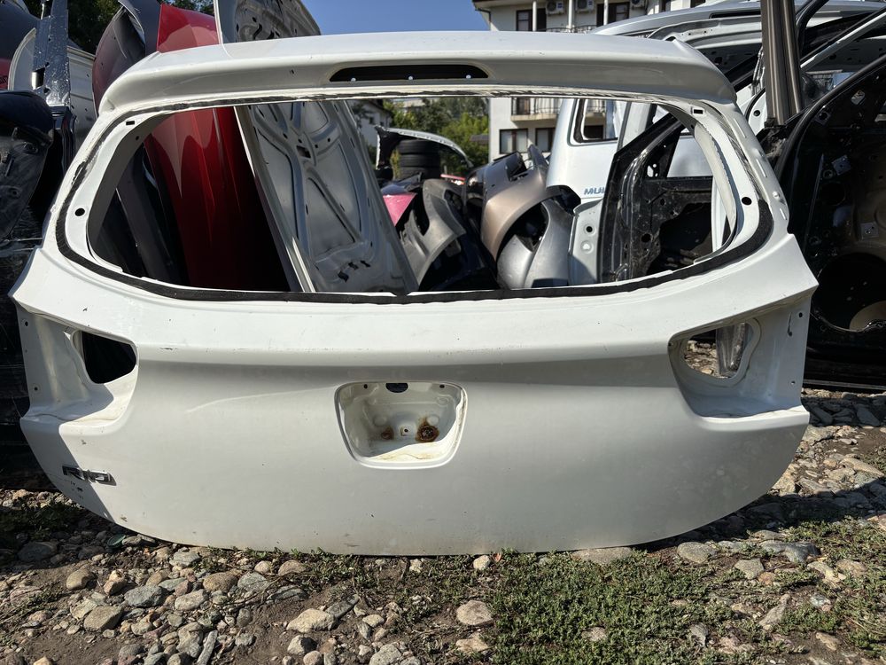 Капак Kia Rio