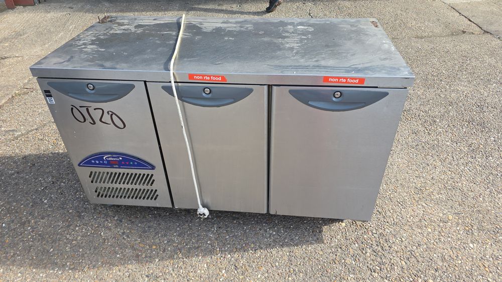 Пицарска маса  фостер 3300лв