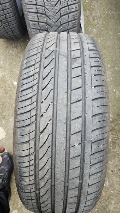 Гуми 235/55/R17 103W