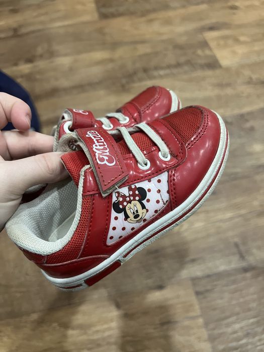 Продам детские кеды