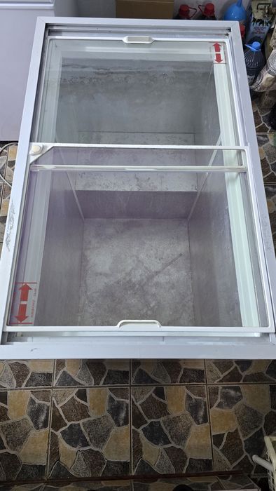 Vând lada frigorifica orizontala