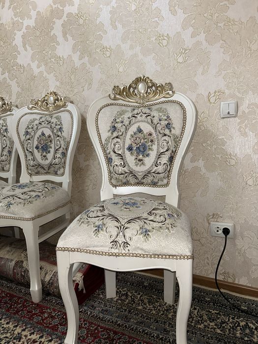 Стулья для гостинной