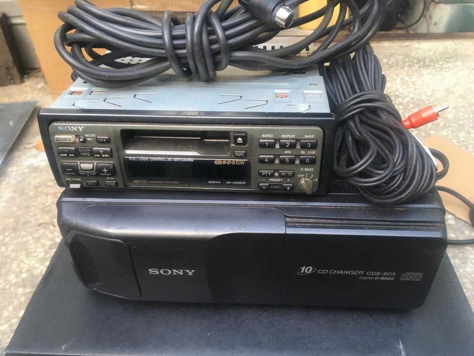 SONY radiocasetofon auto cu cd magazie vintage