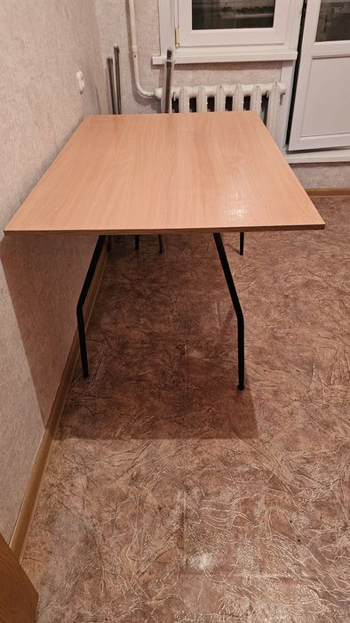 Кухонный стол новый