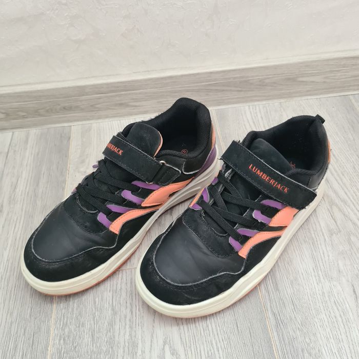 Спортни обувки за момиче