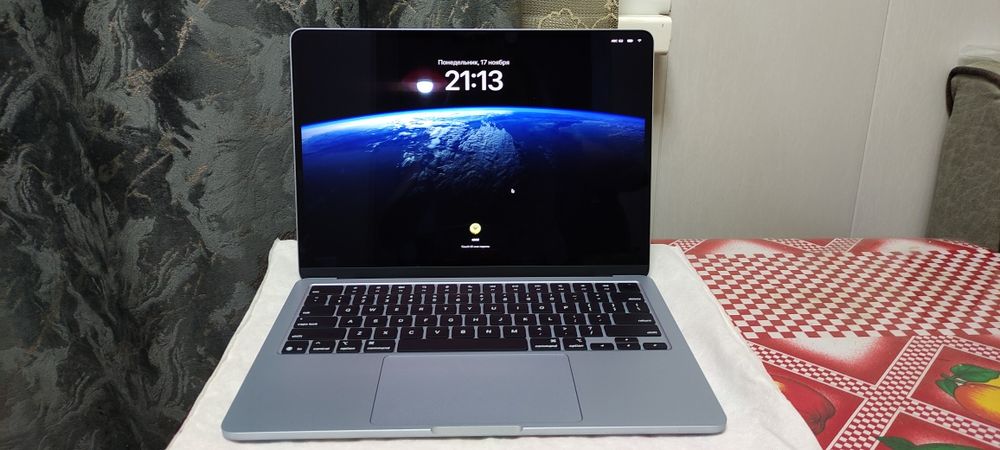 Продается MacBook M4 13 16GB/ 256GB