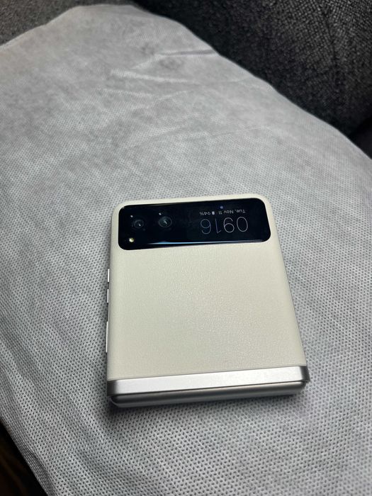 Motorola Razr 40 ca nou! FULL BOX