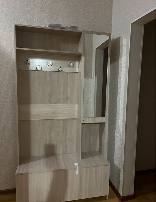 Продам прихожую б/у