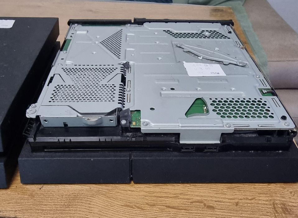 Конзоли PS4 работещи
