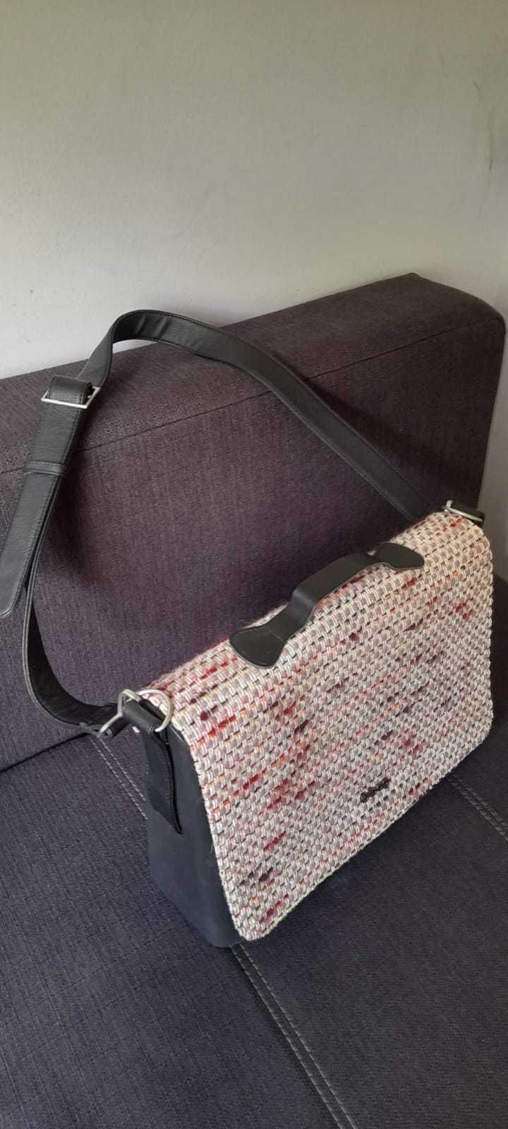 НОВА O Bag Дамска Бизнес Чанта, с място за лаптоп