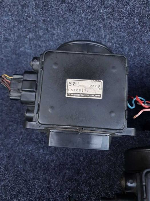 Волюметр Митсубиси, ДМРВ, МАФ сенсор, расходомер воздуха.