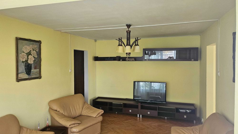 Inchiriez apartament 3 c, Podu Roș