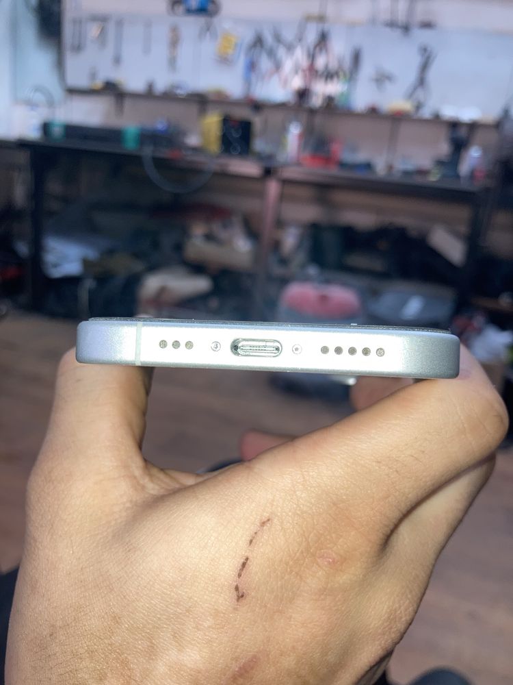 Iphone 16 продам в идеальном состояний