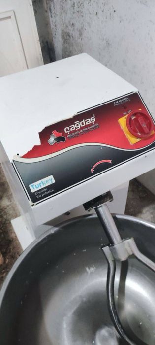 Mishalka, hamir qorgich.