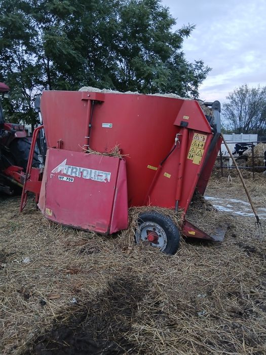 Vând remorca tehnologică sau schimb