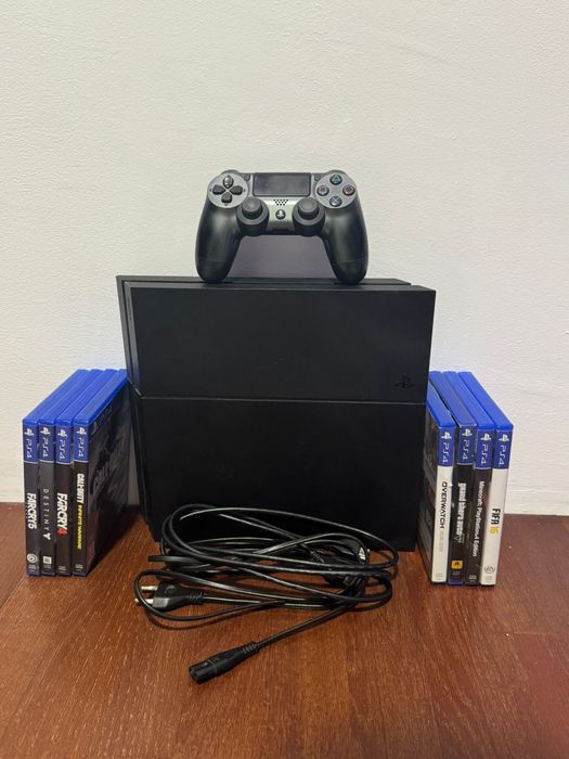 Consola PS4 500GB+controller+8 jocuri