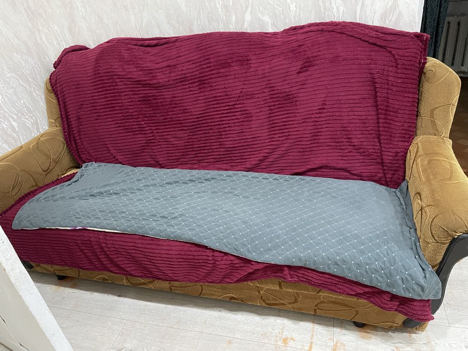 Диван складной коричневый