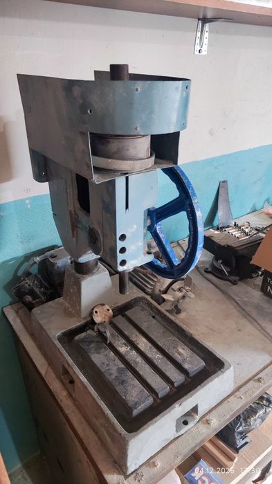 Сверлильный станок