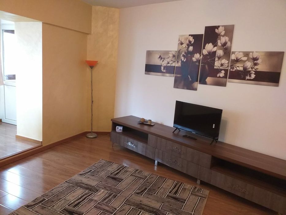 PROPRIETAR, închiriez garsonieră,mobilată și utilată complet,renovată!