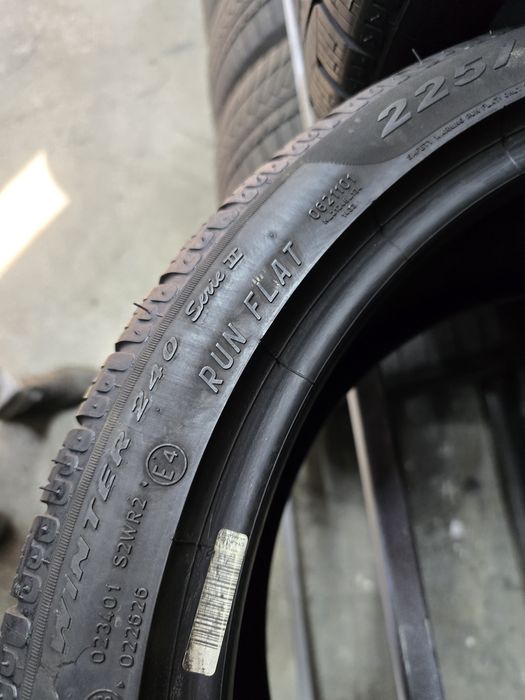 2x 225/40/18 M+S PIRELLI RUNFLAT Stare excelentă