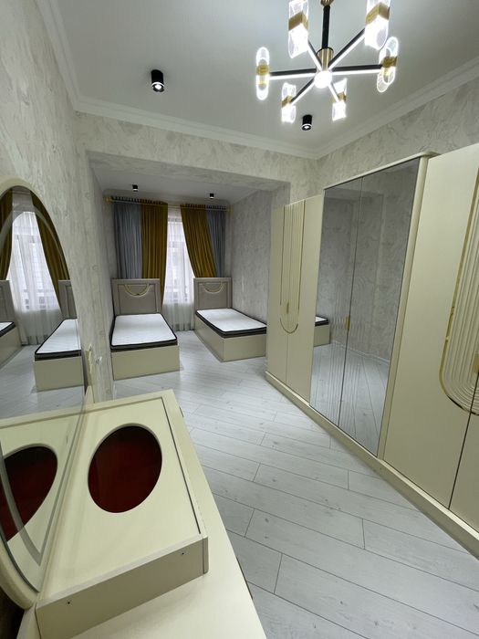 Сотувда 3 хоналик уй фулл ремонт ва жихозлари билан