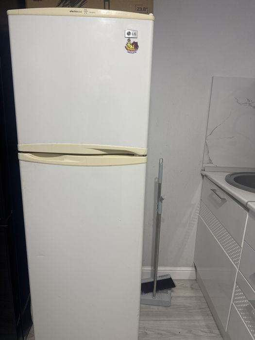 Холодильник продас срочно