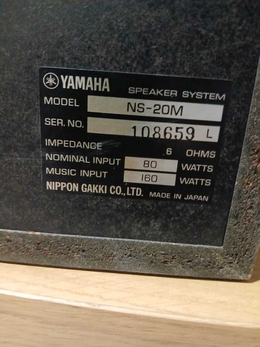 vand schimb boxa Yamaha ns20m