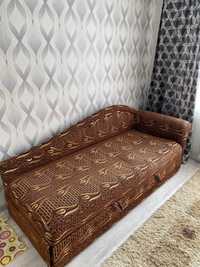 Раскладной диван ,хорошем состояний размер :1.90 м