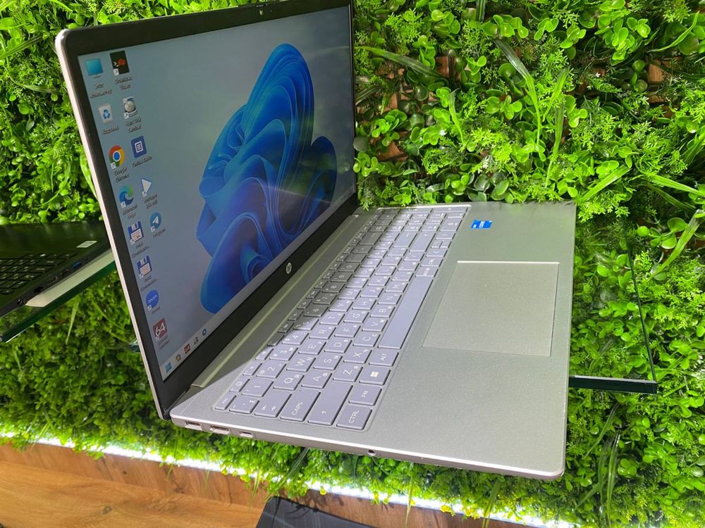 Hp i3ni eng soʻngi avlodi 8/512gb ssd boshlangʻich dasturchilar uchun