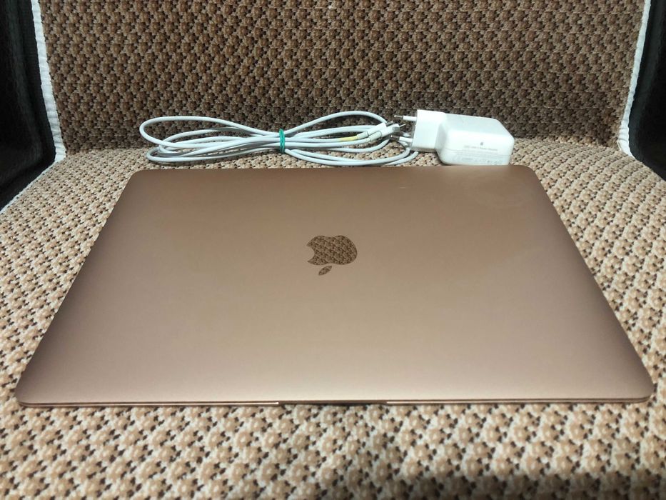 MacBook Air 13,3 '' 2019 Retina, i5 1,6 GHz, 8 GB, SSD 128 GB. CA NOU