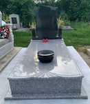 Monumente funerare din granit cu transport gratis in toata tara!