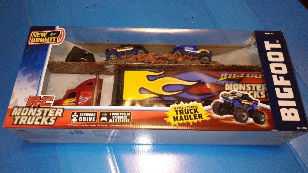Трейлер Monster Truck 55 см + 2 машинки. На Радиоуправлении.