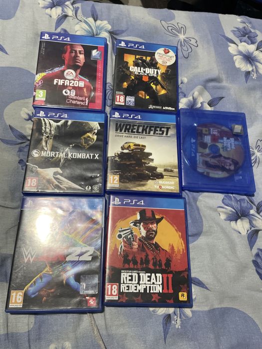 Vand ps4 cu 2 controlere