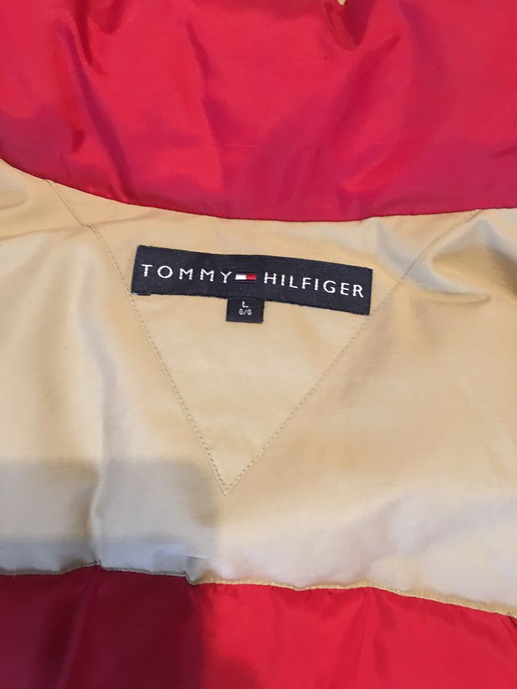 Preț fix,Tommy Hilfiger Autentică cu PUF   mărimea L nu Nike Adidas