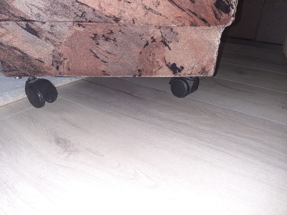 Ретро табуретки на колелца