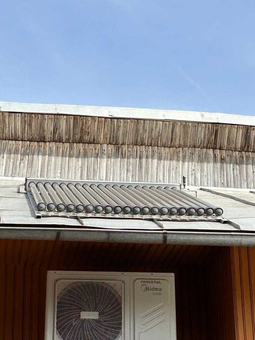 Sistem solar Ferroli presurizat, 20 tuburi vidate