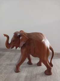 Elefant din lemn