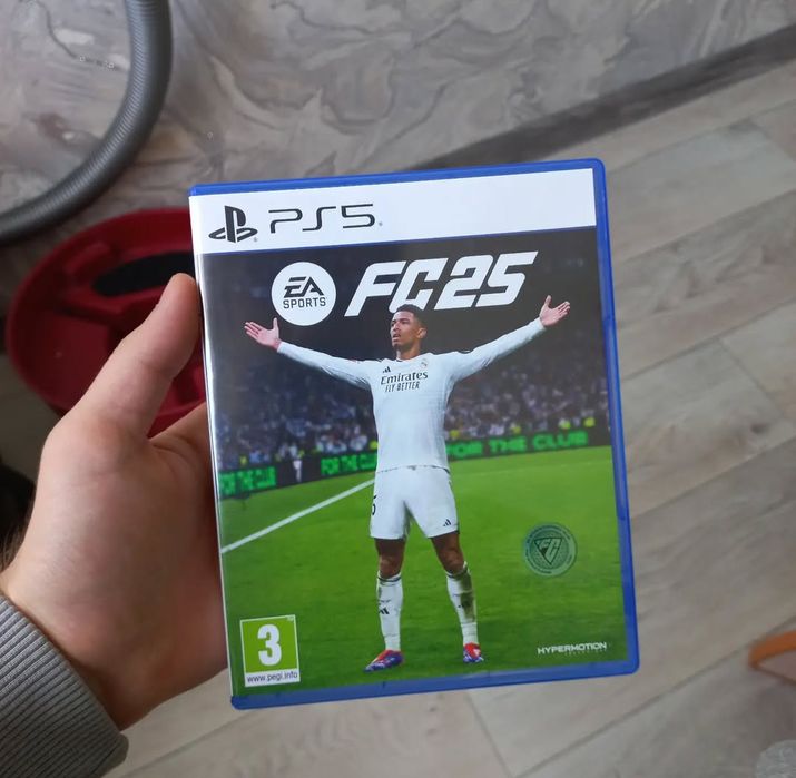 Продам FC 25 на PS5