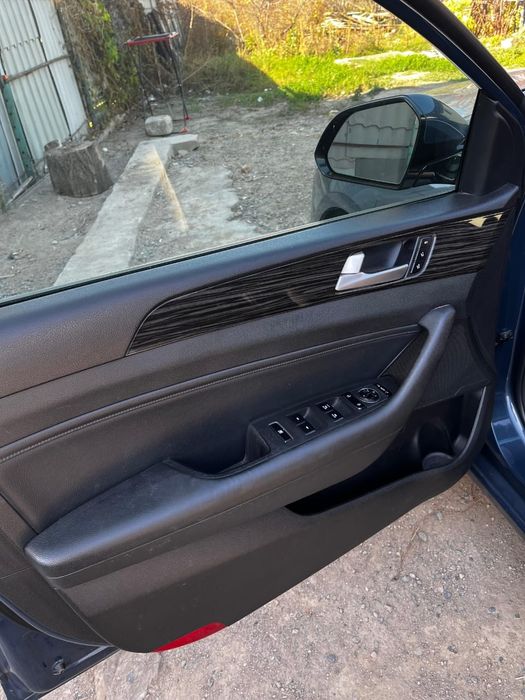 Продаётся машина Hyundai Sonata 2014