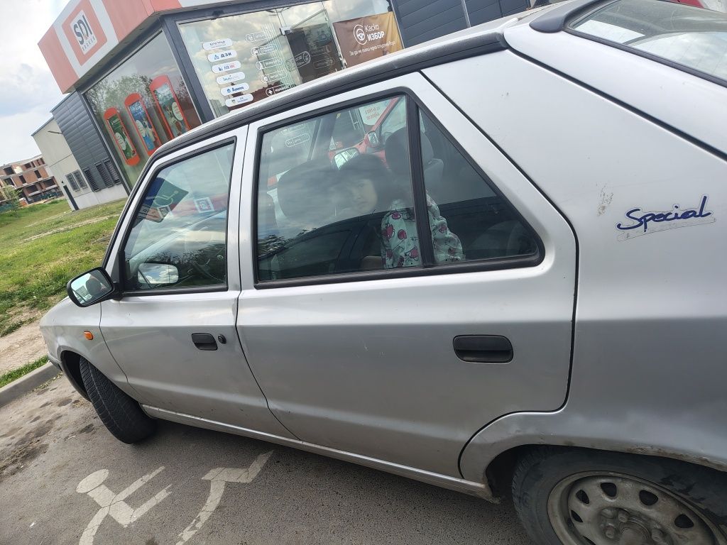 Продавам Skoda Felicia