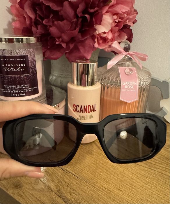 Vand ochelari de soare Prada originali