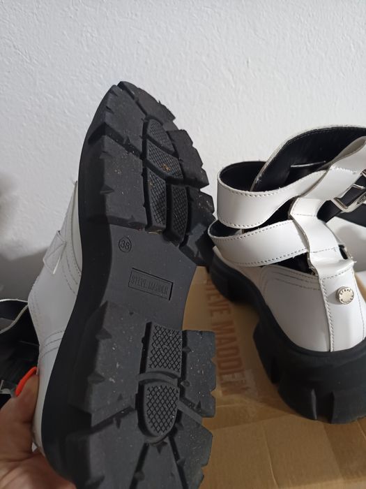 Ghete din piele lăcuită steve madden Nr 38 noi in cutie