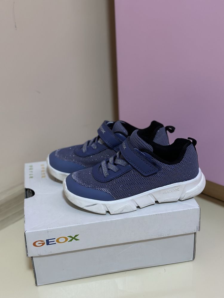 Adidasi Geox marime 28