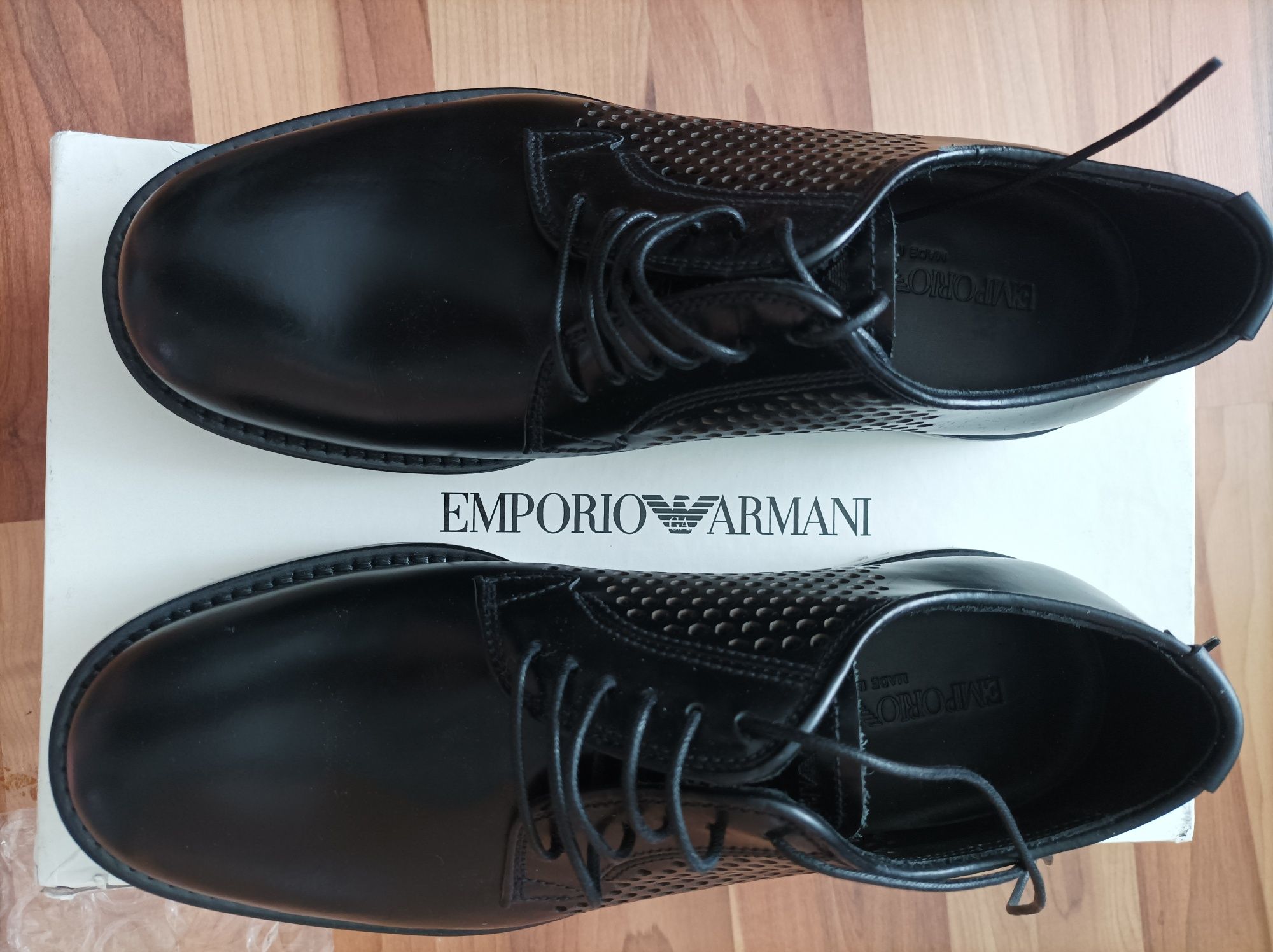 Emporio Armani нови оригинални обувки