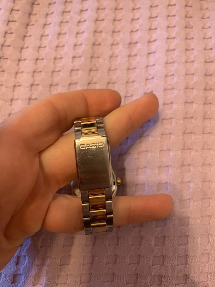 Дамски часовник Casio