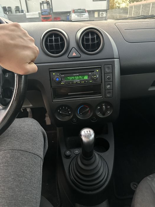FORD FIESTA 1,4 бензин/газ+климатик за части