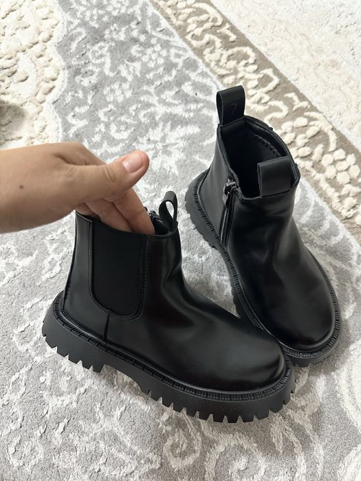 Продам детский осенний обувь новый.