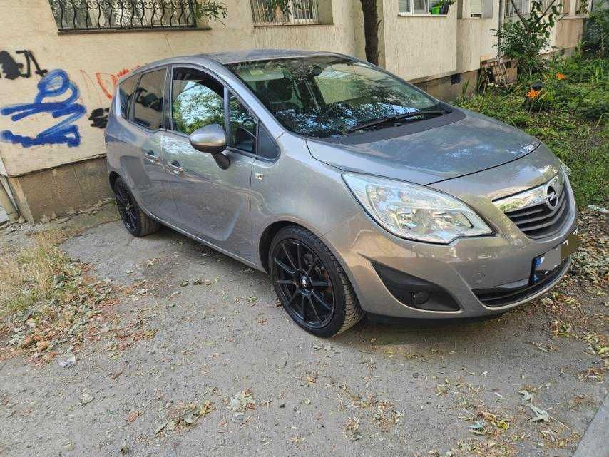 Продавам опел мерива