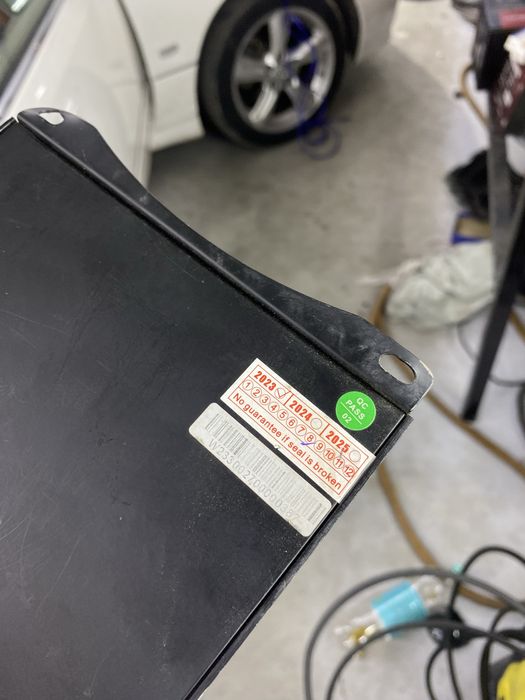 Усилитель сатылады срочно 1 точка 12000